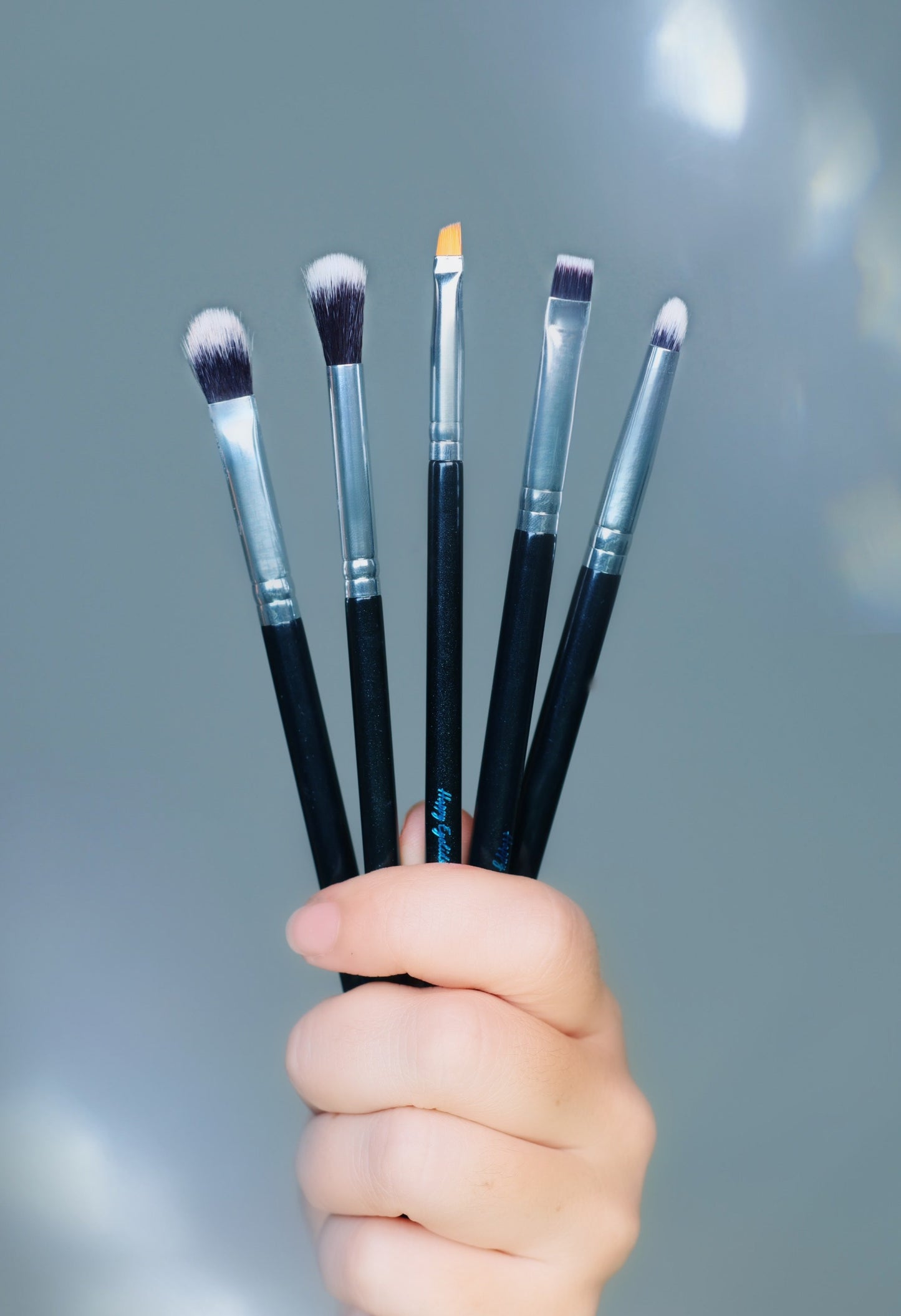 Ultra Practical Eye Makeup Brushes for Hooded Eyes & beyond
