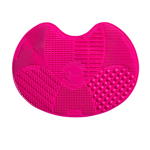 Sigma Beauty Makeup Brush Cleaner Mat – Sigma Spa Express Silicone Makeup Brush Cleaning Mat with Suction Cups for Cleaning Makeup Brushes, Compact Design Fit for Any Travel Makeup Kit (Pink)